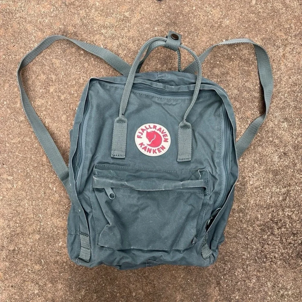 FJALLRAVEN KANKEN Classic Backpack Frost Green Water Resistant Laptop Bag Straps